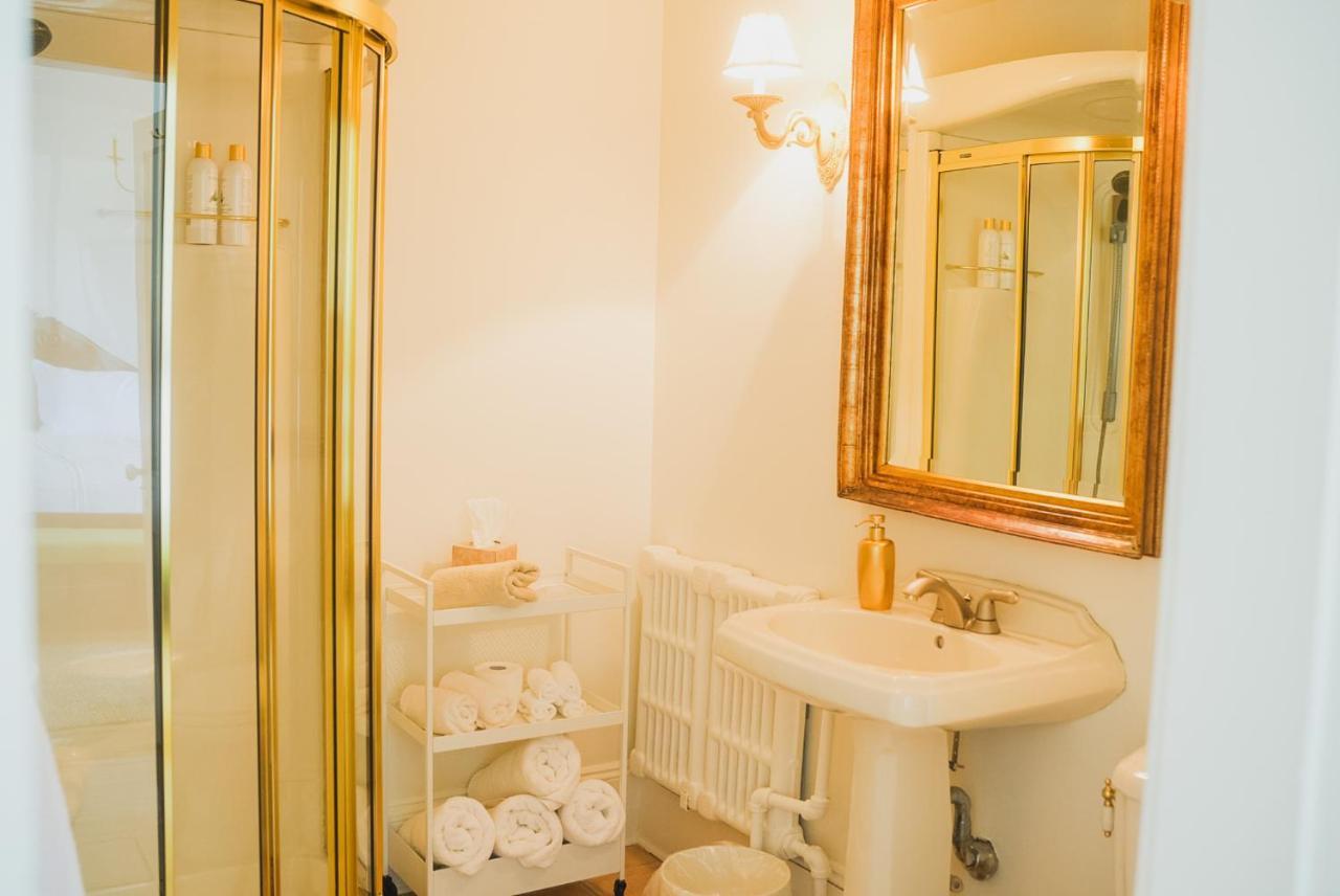 Bellview Luxury Suites บัดเดค ภายนอก รูปภาพ